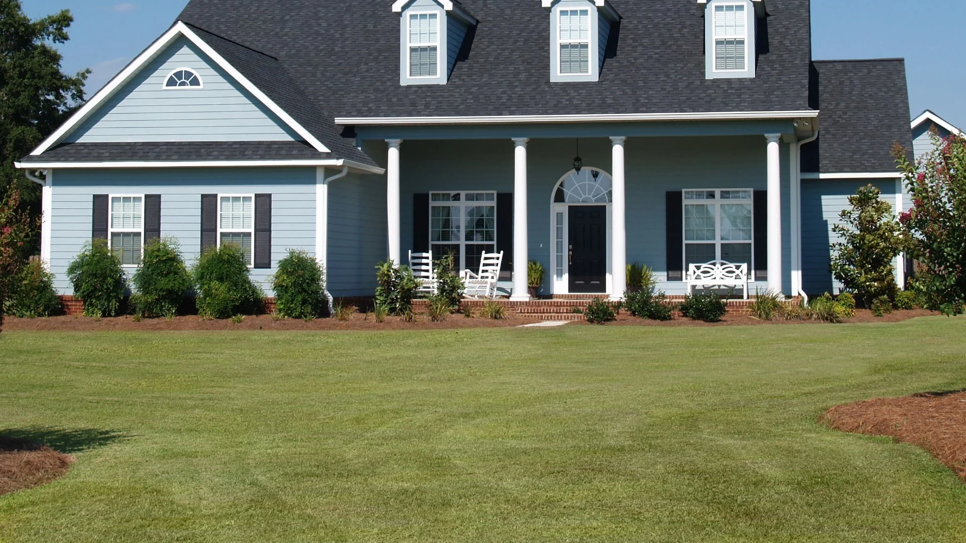 Pro Fertilizer Tip: Mow Your Lawn Before Your First Spring Treatment!