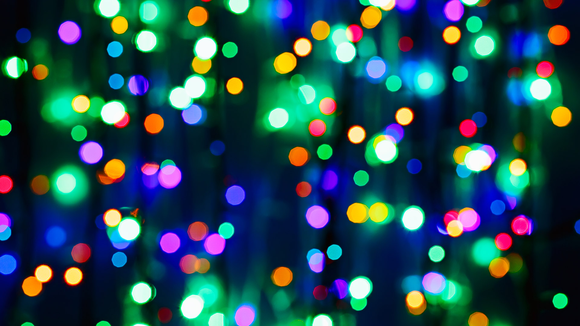 LED Bulbs Are Crucial for Your Holiday Lighting This Year