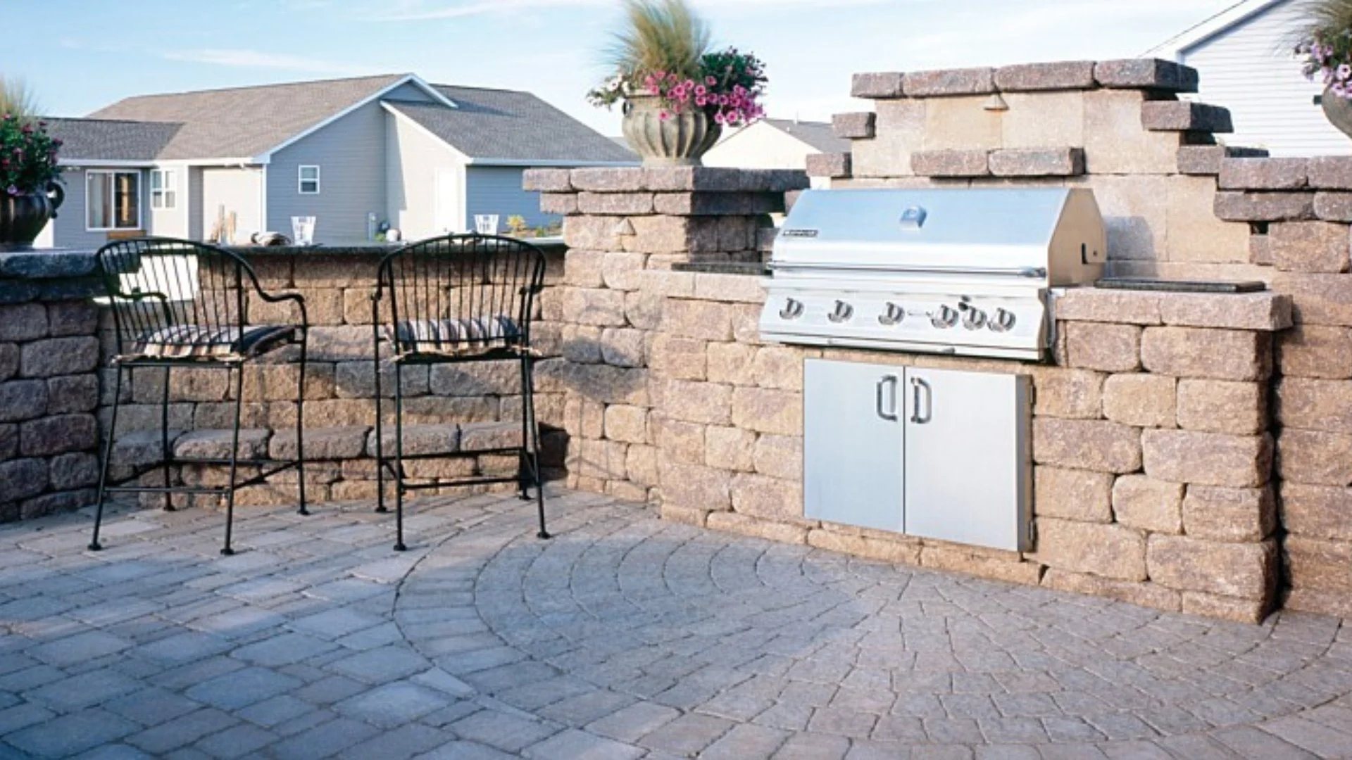 Must-Have Amenities to Add When Building an Outdoor Kitchen