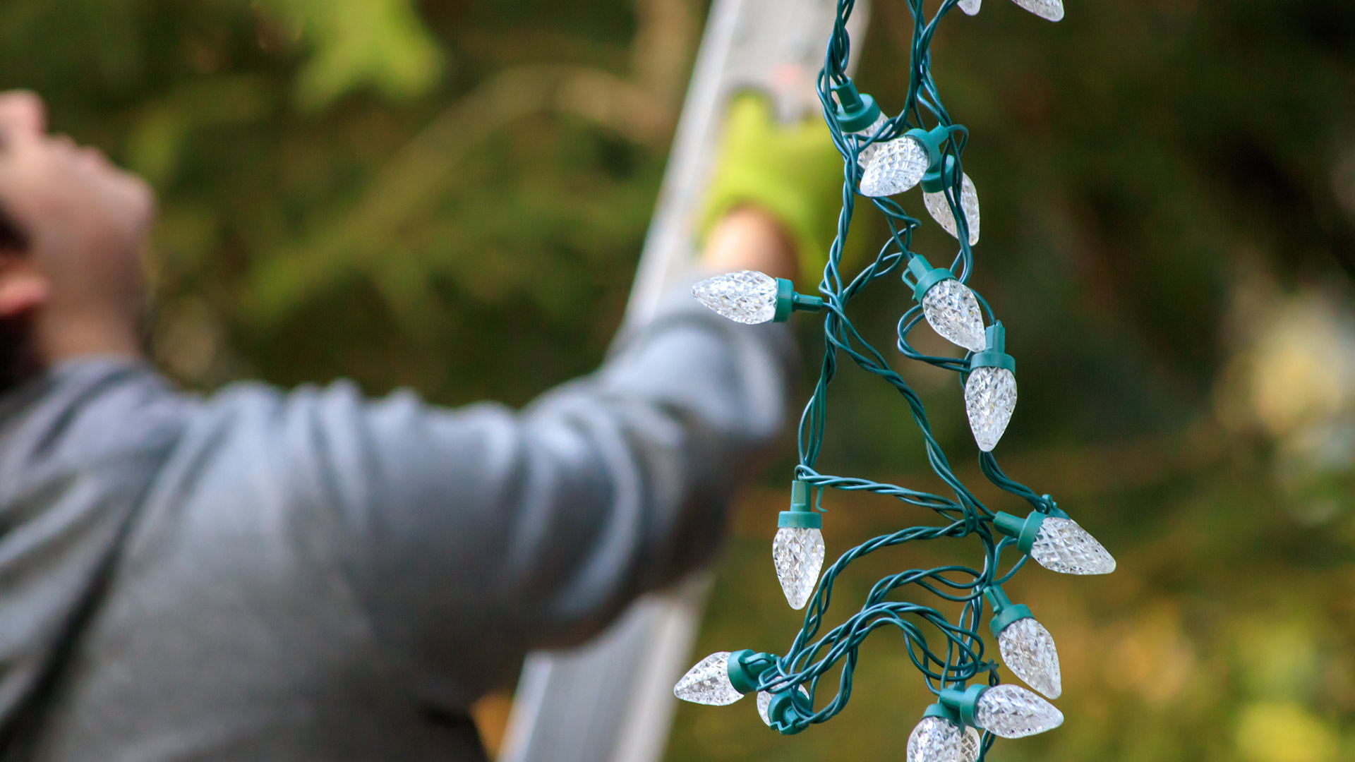 Is It Worth It to Hire Professionals to Hang Your Holiday Lights?